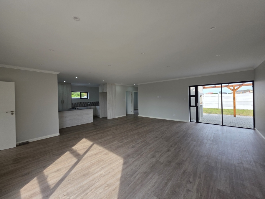 3 Bedroom Property for Sale in Paradise Beach Eastern Cape